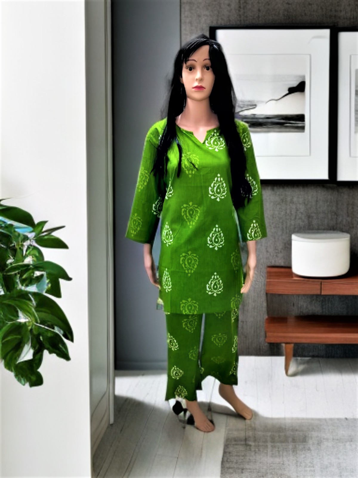 CO-ORD SET GREEN AND WHITE